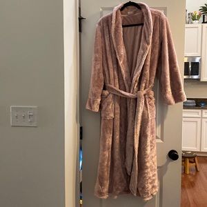 SOMA SUPER SOFT ROBE. SIZE L/XL. EXCELLENT CONDITION
